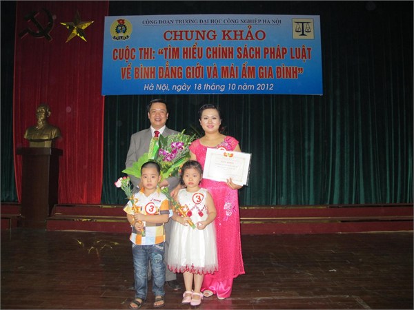 Đêm chung khảo cuộc thi 'tìm hiểu chính sách pháp luật về bình dẳng giới và mái ấm gia đình'