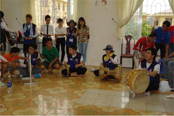 Tổng kết và trao chứng nhận cho 30 sinh viên trường Đại học ChonBuk.