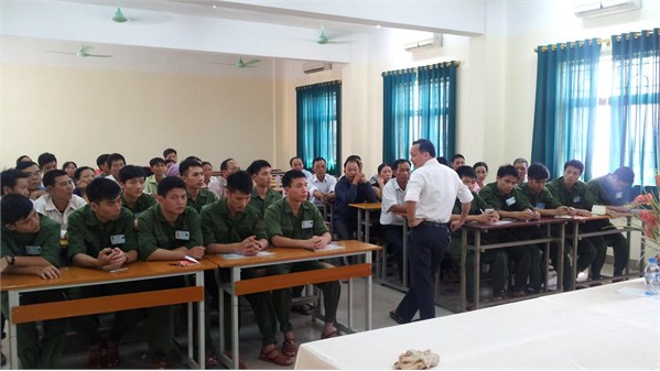 Ký hợp đồng cho 13 thực tập sinh xuất cảnh sang Nhật Bản làm việc.