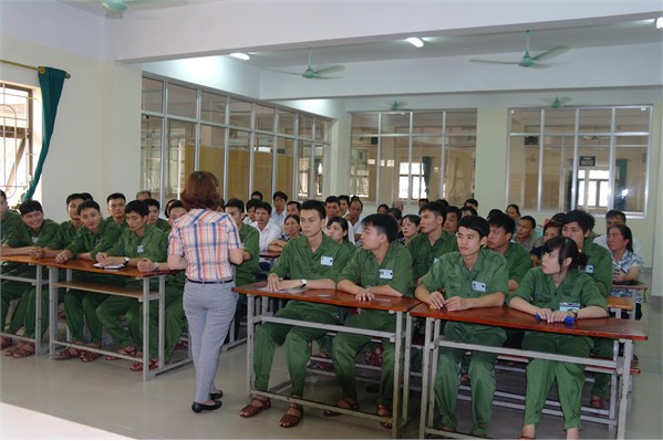 Ký hợp đồng cho 20 thực tập sinh xuất cảnh sang Nhật Bản làm việc.