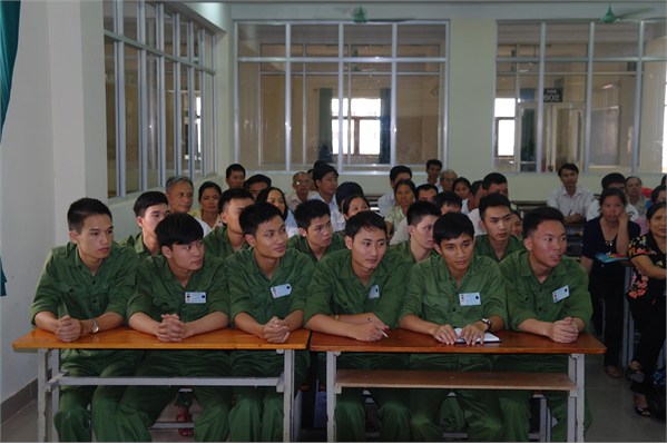 Ký hợp đồng cho 20 thực tập sinh xuất cảnh sang Nhật Bản làm việc.