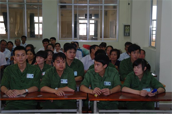 Ký hợp đồng cho 20 thực tập sinh xuất cảnh sang Nhật Bản làm việc.