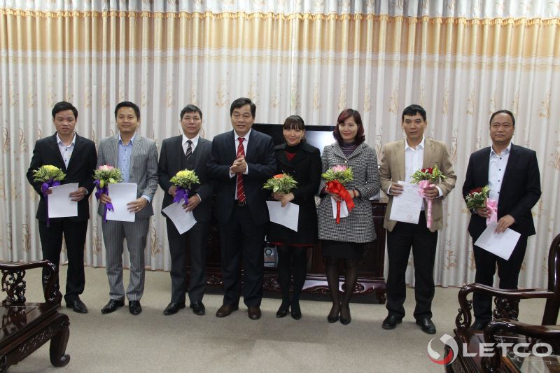 cong bo quyet dinh bo nhiem can bo