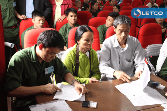 65 thuc tap sinh va nguoi bao lanh ky hop dong xuat canh