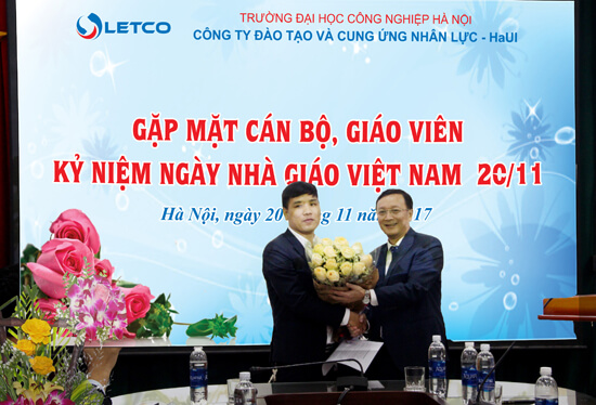 gap mat can bo giao vien chao mung ngay nha giao viet nam 20 11