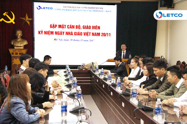 gap mat can bo giao vien chao mung ngay nha giao viet nam 20 11