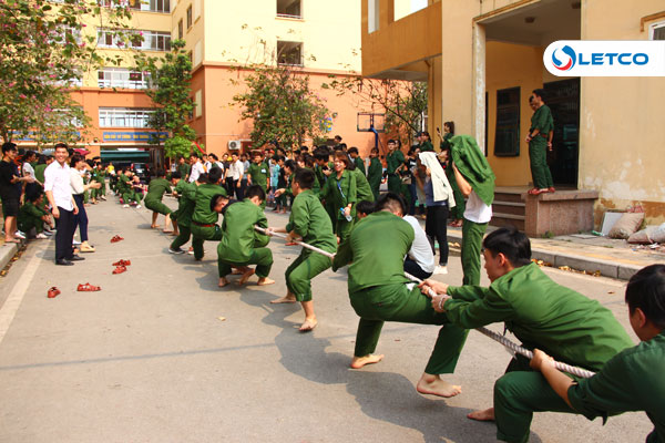 Du học sinh Nhật Bản, Hàn Quốc sôi nổi thi kéo co