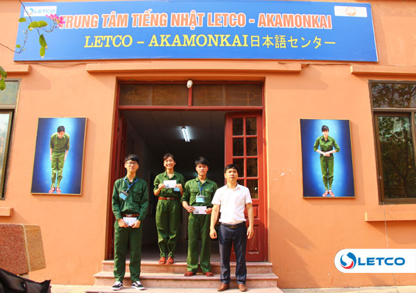 Du học sinh Nhật Bản, Hàn Quốc sôi nổi thi kéo co