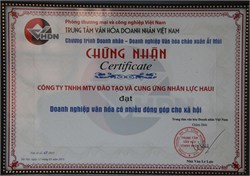 Đón nhận danh hiệu “Doanh nhân Văn hóa vì sự nghiệp xây dựng và phát triển đất nước – Doanh nghiệp Văn hóa có nhiều đóng góp cho xã hội”