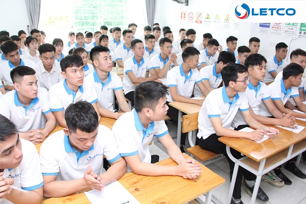 Buổi thi tuyển đánh giá, xếp loại Thực tập sinh nguồn