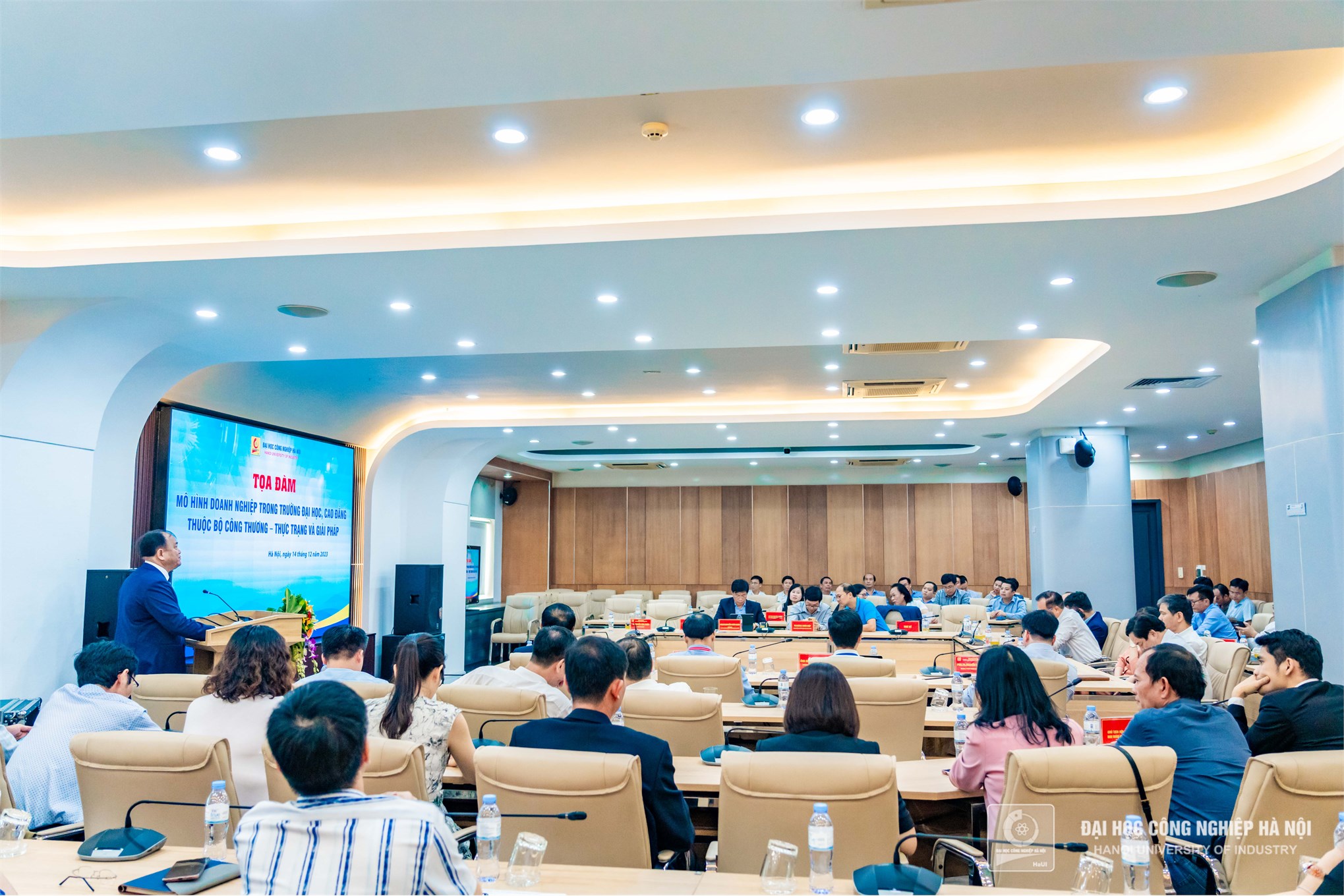 Phát triển mô hình doanh nghiệp trong trường đại học, cao đẳng thuộc Bộ Công Thương