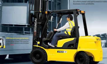 Tuyển gấp 05 lái xe nâng làm việc tại UAE