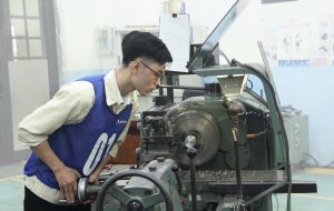 Thi tay nghề TIỆN tuyển thực tập sinh Nhật Bản